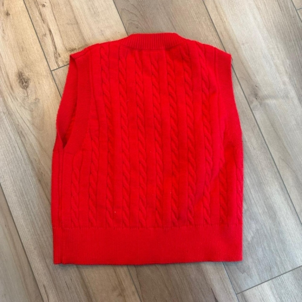 Red cable knit vest crop size sm md - Picture 3 of 3